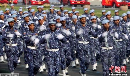 卡塔尔举行盛大阅兵庆祝国庆日