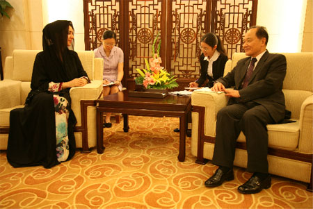中东问题特使吴思科会见阿联酋国务部长莉姆