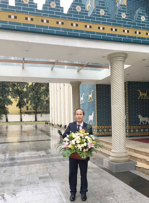 秦勇陈鑫辉前往伊拉克使馆吊唁伊拉克前总统塔拉巴尼