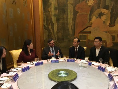 中国阿拉伯交流协会举行晚宴欢迎耶利米·希顿访华
