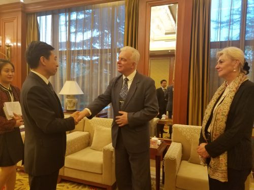 山东潍坊市市长李宽端会见斯洛伐克驻华大使以及秦勇陈鑫辉一行