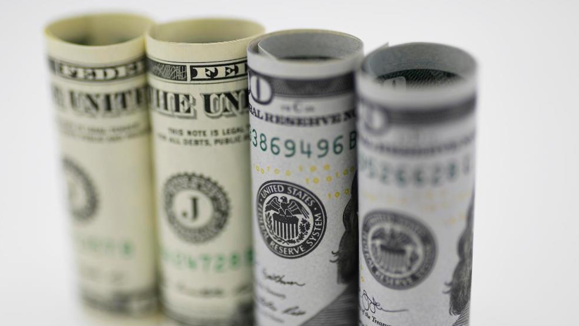 全球财富金字塔 顶端12人资产超底部40多亿人财富总和